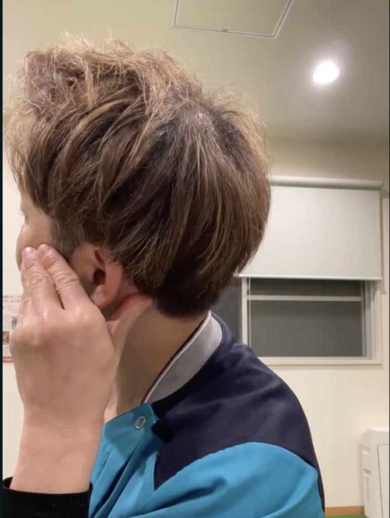 後頭部マッサージ