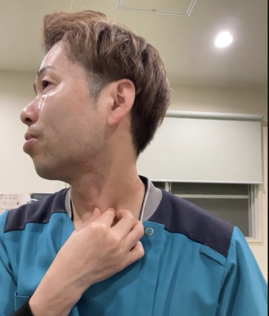 胸鎖乳突筋マッサージ
